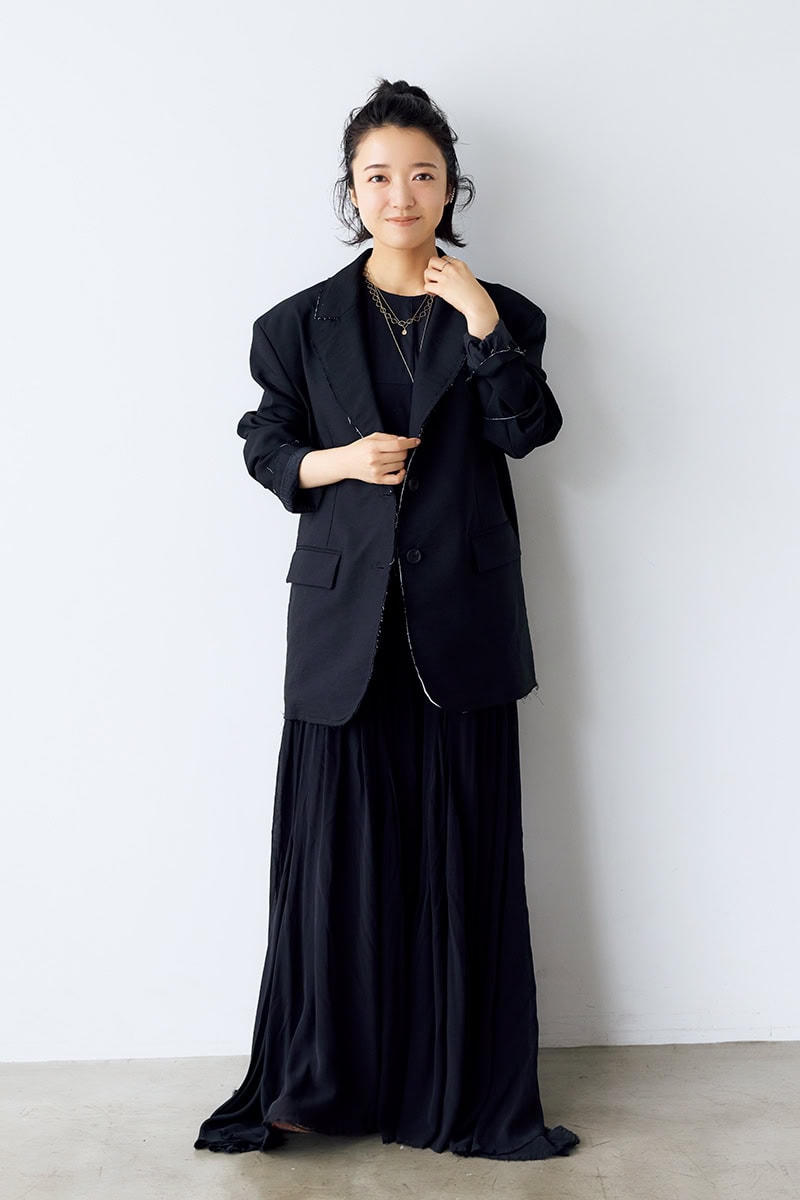 上白石萌音さんのジャケットコーディネート　リンネル2025年11月号表紙インタビュー