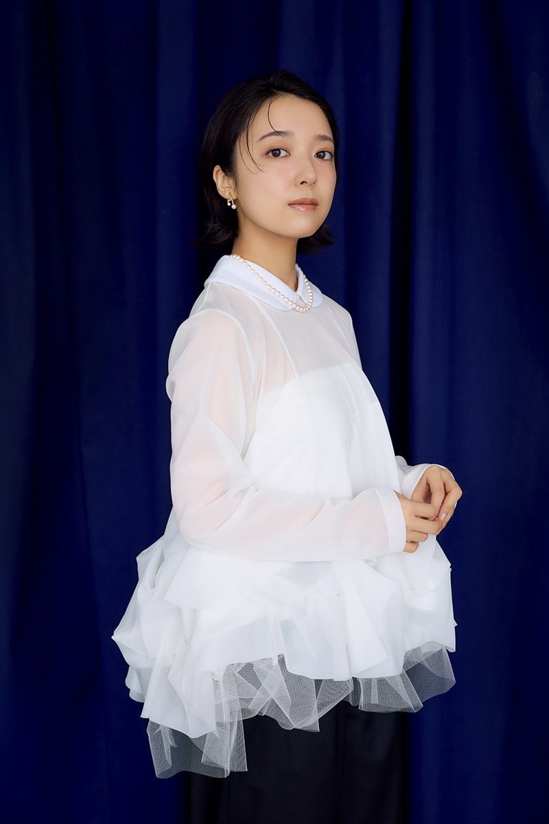上白石萌音さんのシャツコーディネート　リンネル2025年11月号表紙インタビュー