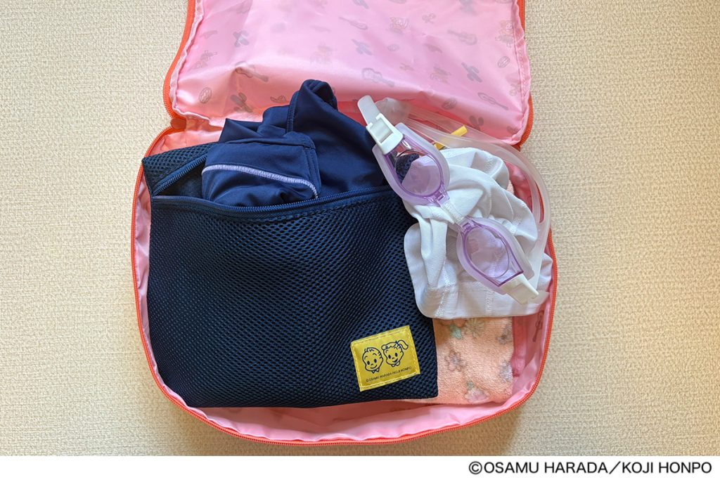 子どものプールセットをまとめるとこんな感じ、ひとまとめにできて持ち歩きも楽ちん
