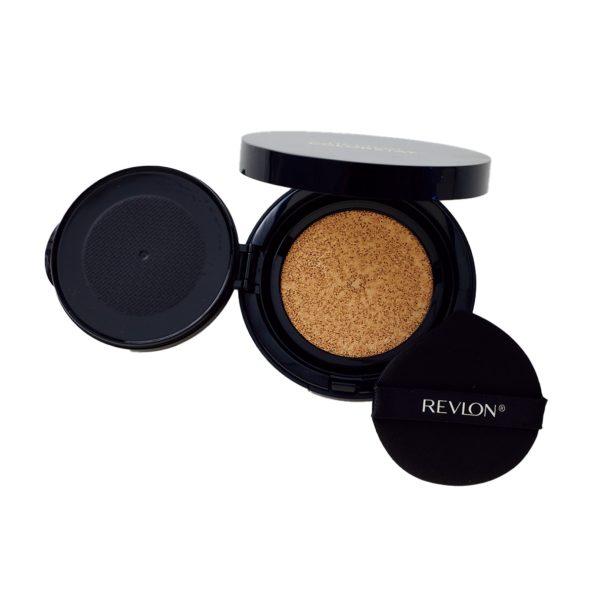 カラーステイ ロングウェア UV クッション ファンデーション SPF50+·PA++++ 全3色 ¥2,750／レブロン（レブロン）　