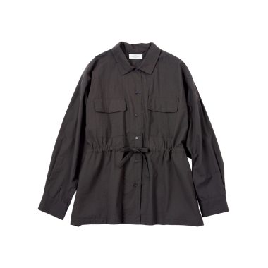 サファリジャケット風のソイルの新型シャツは、ストリングの絞り方で印象チェンジ！【リンネル11月号】
