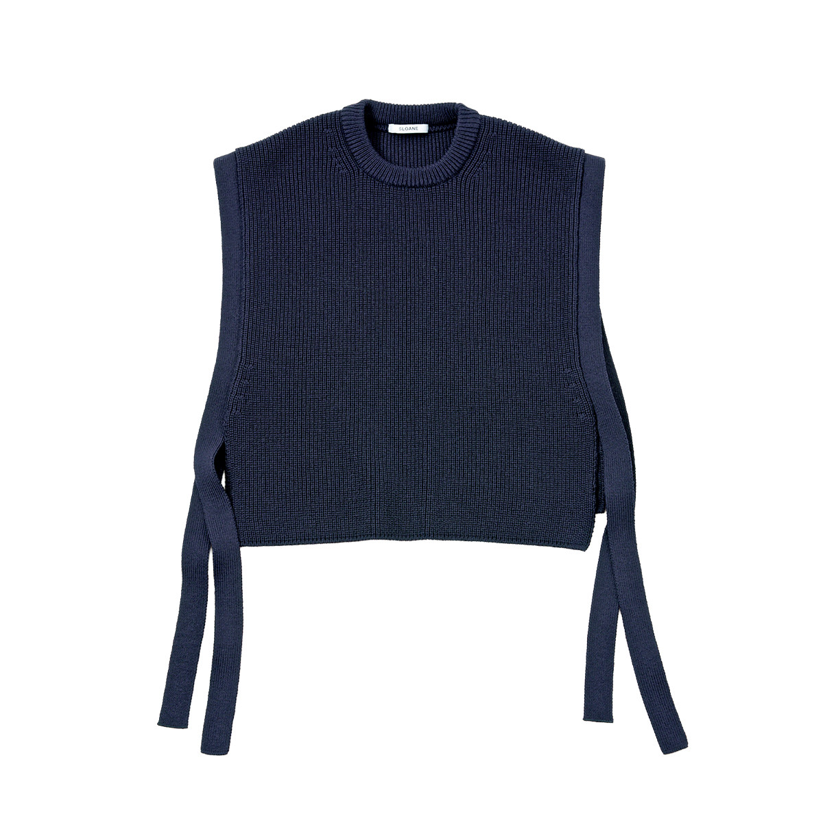 スローンのベストはリボンの結び方が調節できてかわいい【リンネル11月号】