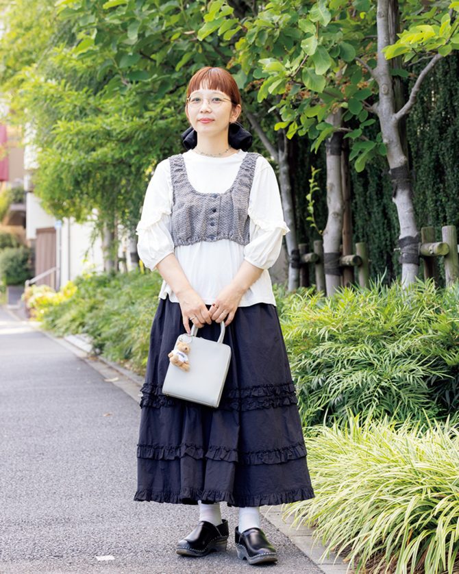 【今っぽさがかわいい私服スナップ】ビスチェ、ベスト、ヘアバンドをプラスだけでこんなにおしゃれ！