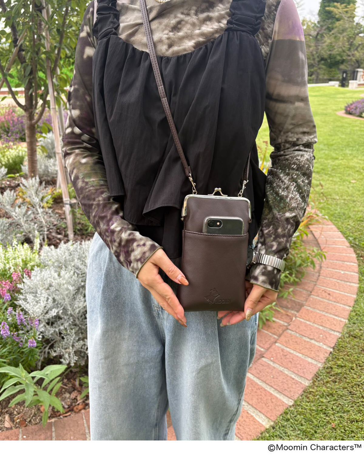 【リンネル付録】ムーミンのがま口スマホショルダーバッグは、スマホをすぐに取り出せて散歩の相棒にぴったり♪