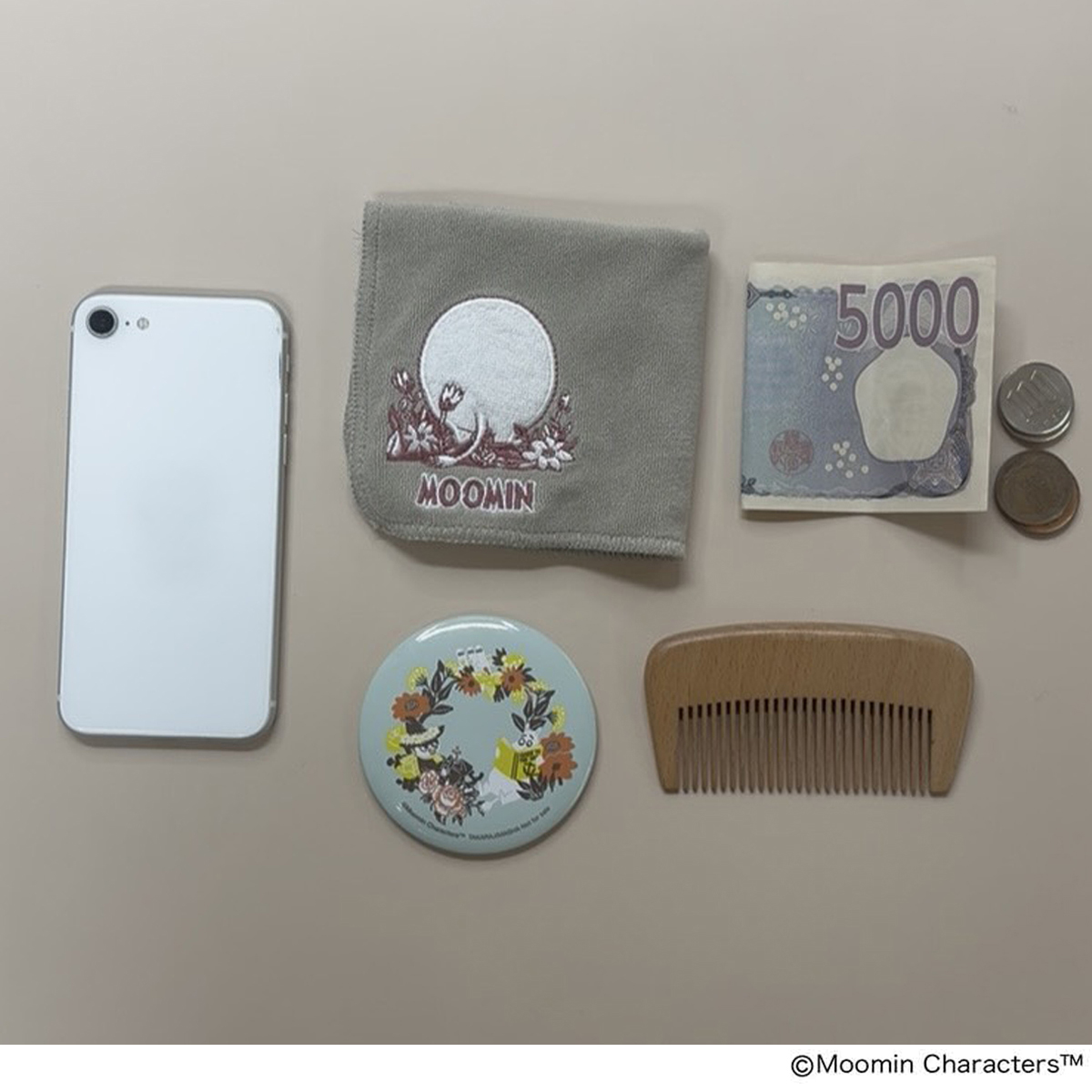 【リンネル付録】がま口スマホショルダーに、スマホ、お札、小銭、コーム、増刊付録のハンドタオル、ミラーをたっぷり収納できる!