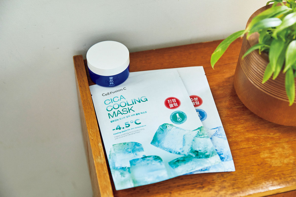 雪肌粋のオールインワンジェルと韓国の冷感マスク