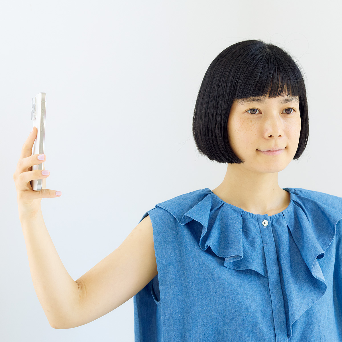 【ナチュラルメイクのやり方】まずはチェック！自分に似合うメイクの見つけ方 スマホで自撮りして今の状態を確認する