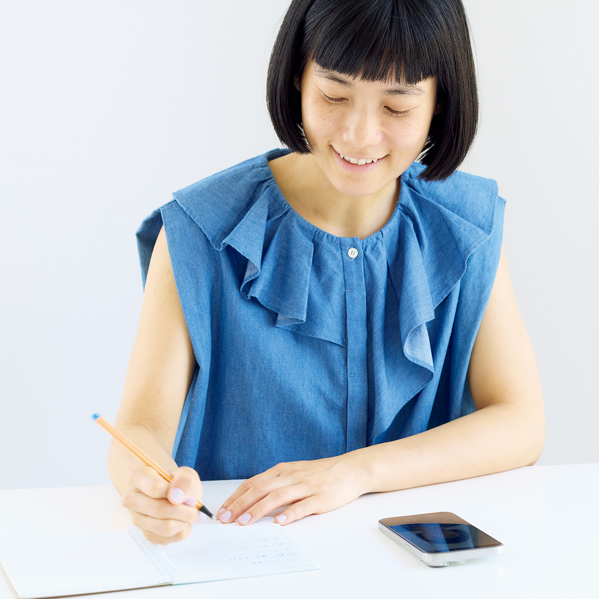 【ナチュラルメイクのやり方】まずはチェック！自分に似合うメイクの見つけ方 ０３ 撮った写真を見ながら改善点を書き出す