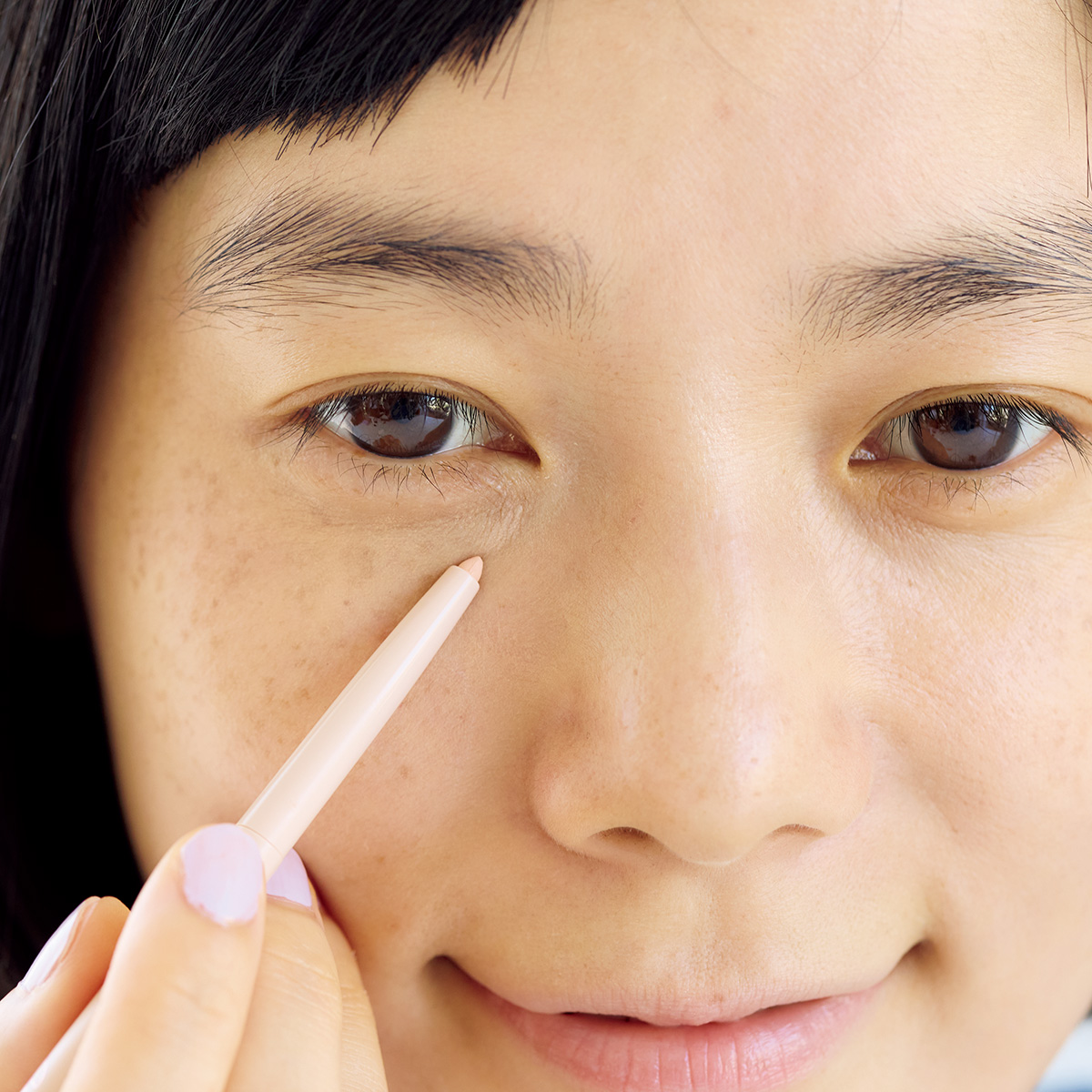 ナチュラルメイクのやり方｜コンシーラー