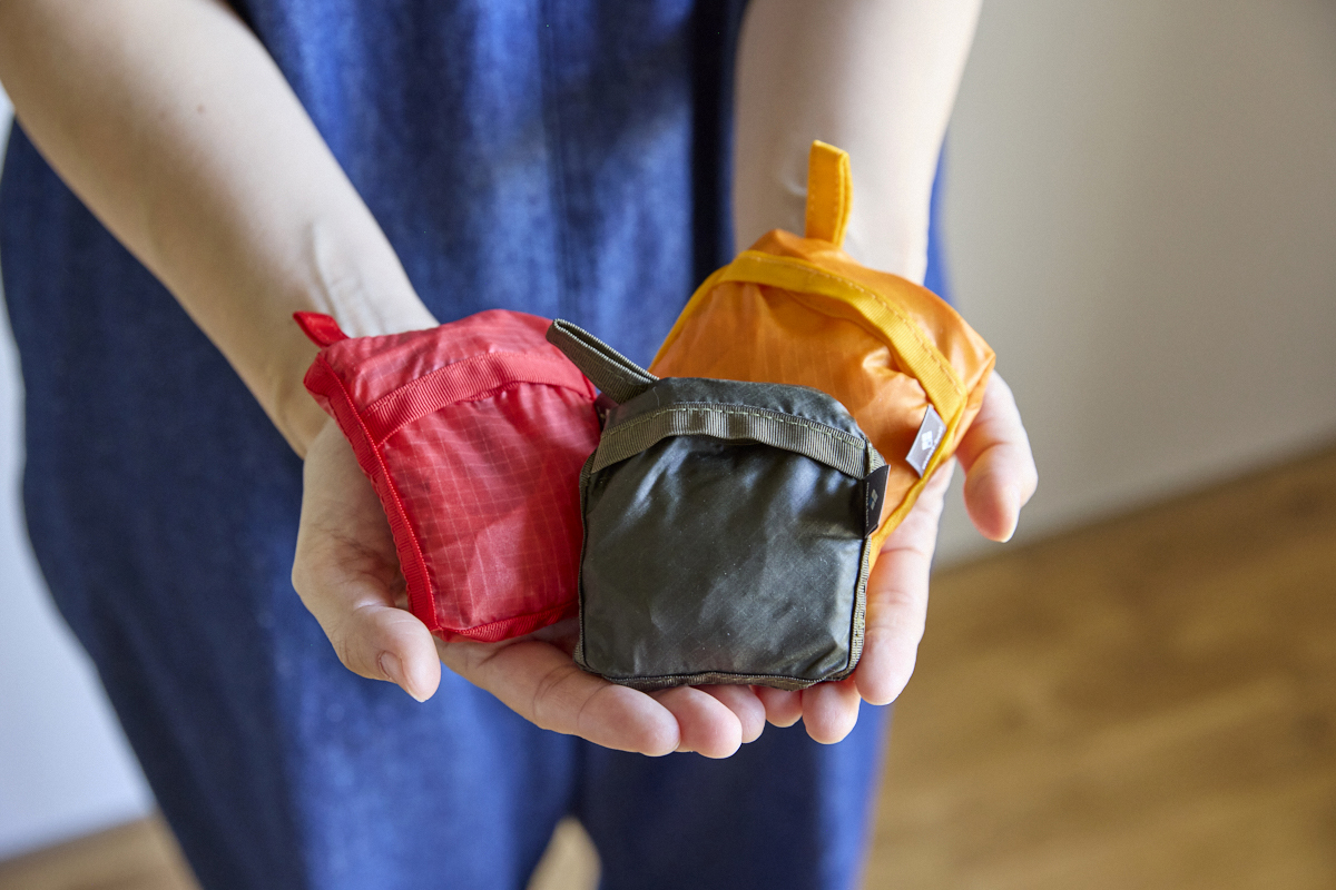 モンベルの超軽量ショルダーバッグ「U.L.MONOシリーズ」3サイズを比較