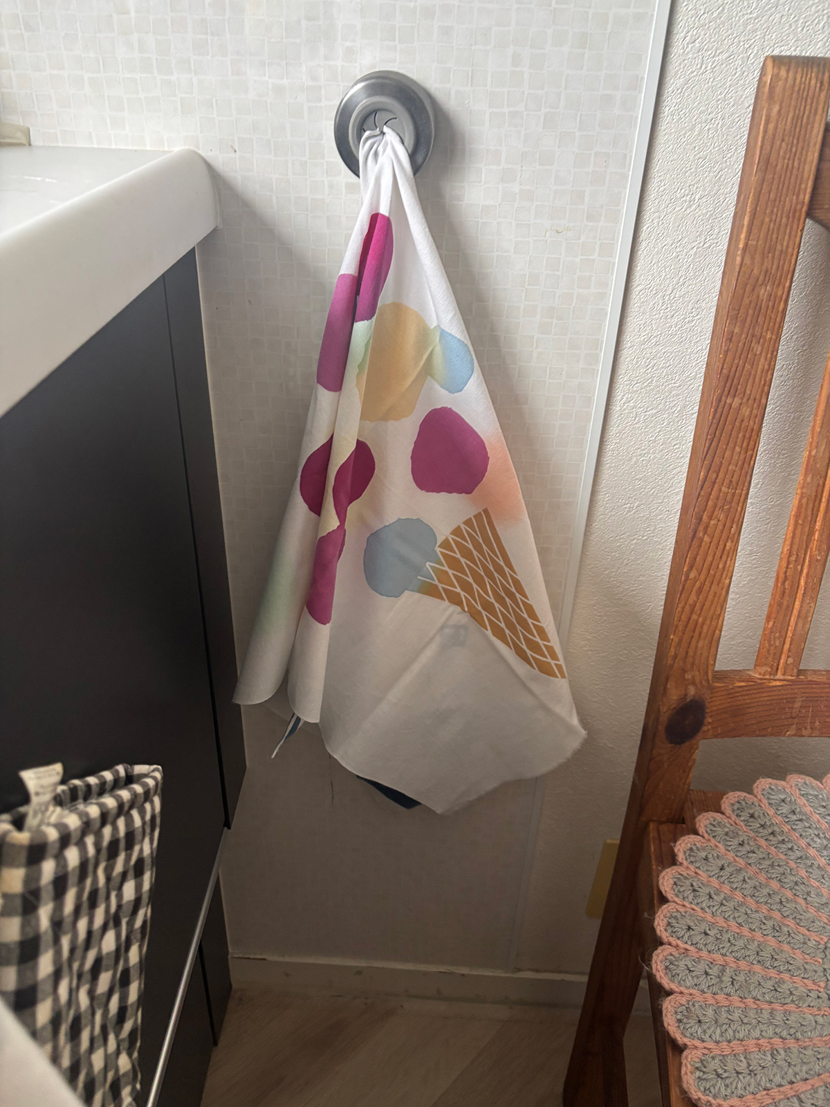 レタスやトマトなど、野菜や果物を包むときにも手ぬぐいが活躍します。