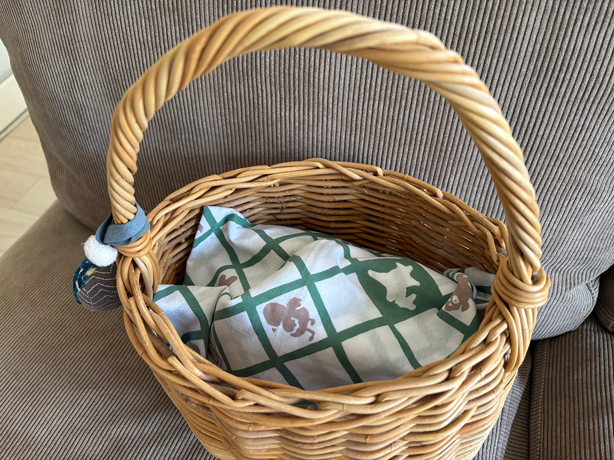 かごバッグの目隠しに手ぬぐいが使える