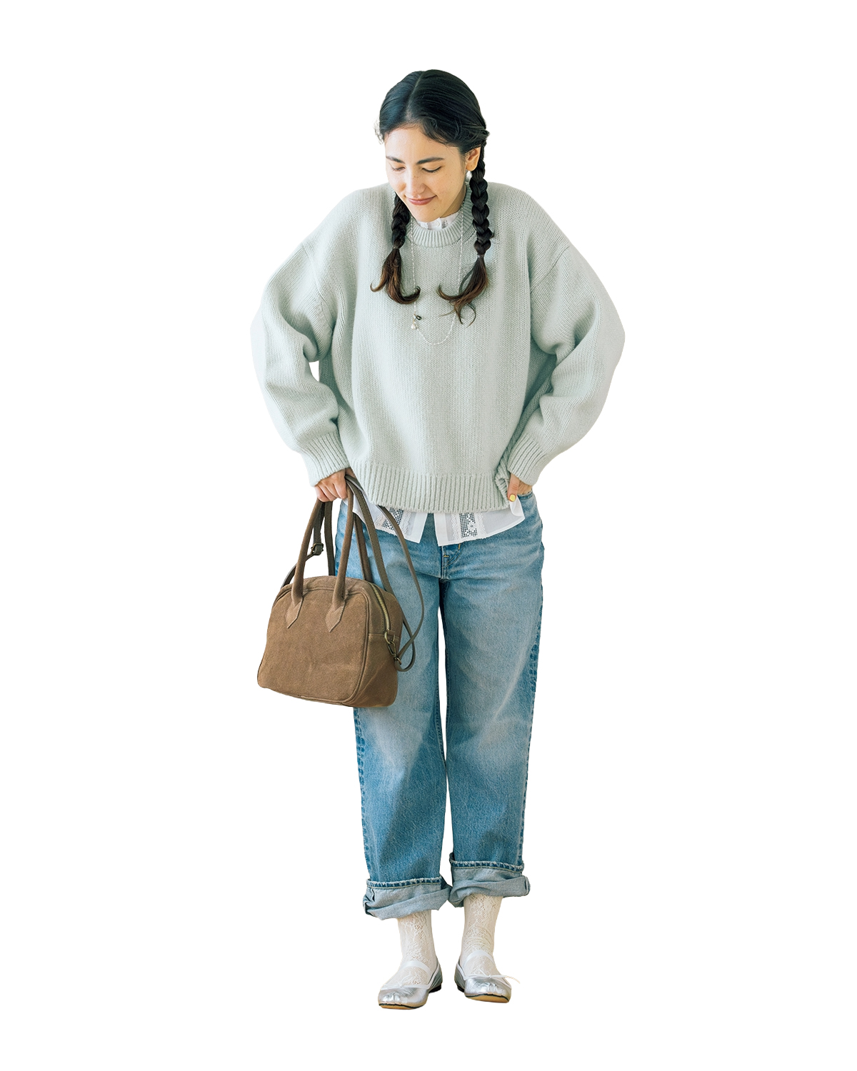 北欧らしいやわらかな彩りをまとった洗練デニムコーデ