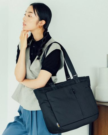 【使い勝手抜群のトートバッグ５選】 整理整頓がしやすい！ 大人女性のお仕事シーンに似合うシンプルデザインも◎