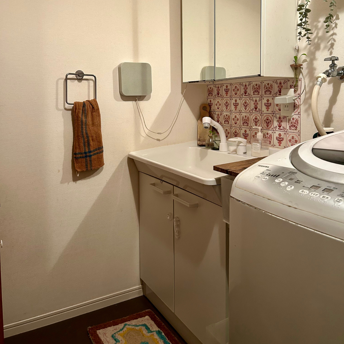 無印良品の壁掛けラジオを洗面所に