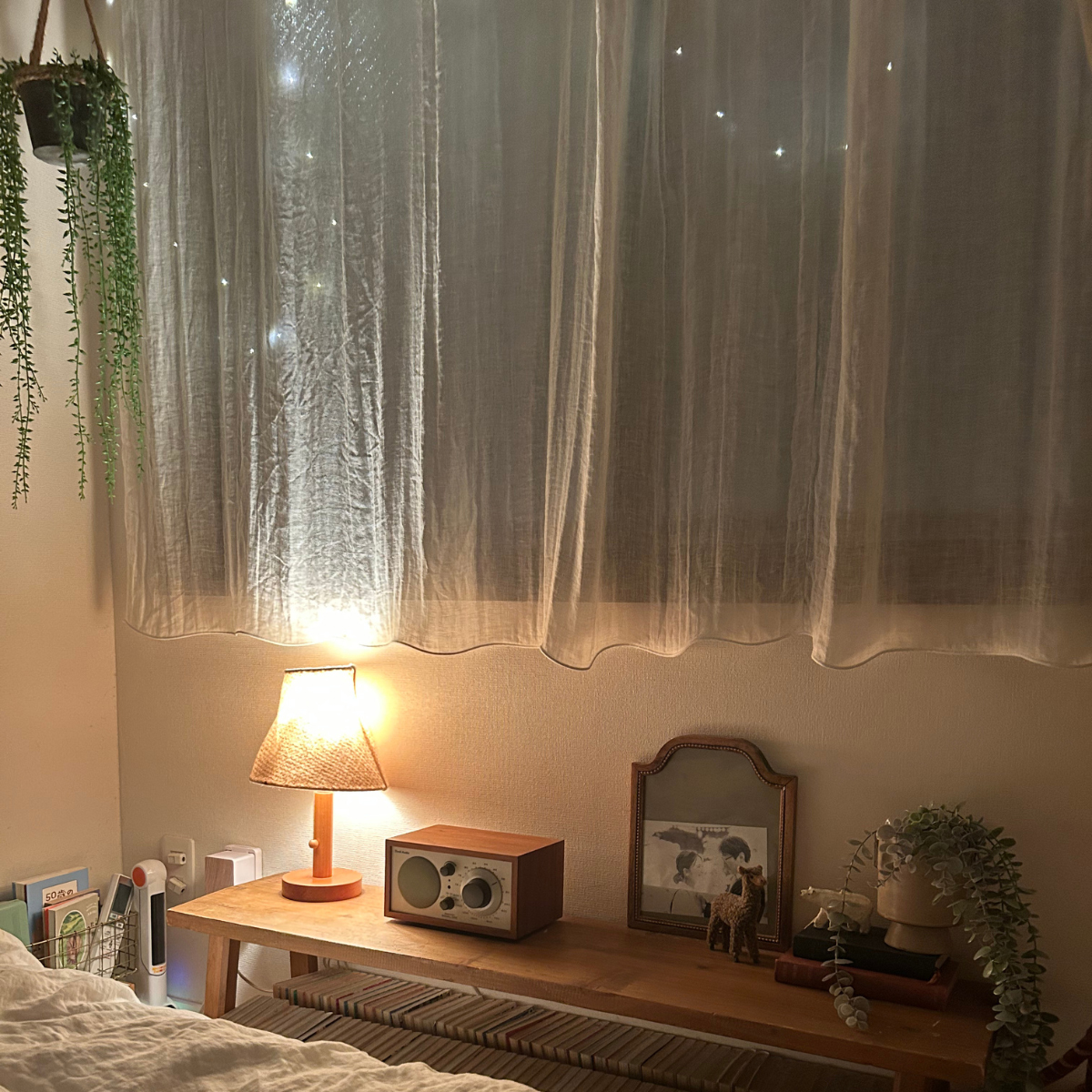 寝室に置いている Tivoliのラジオ(Model One)。