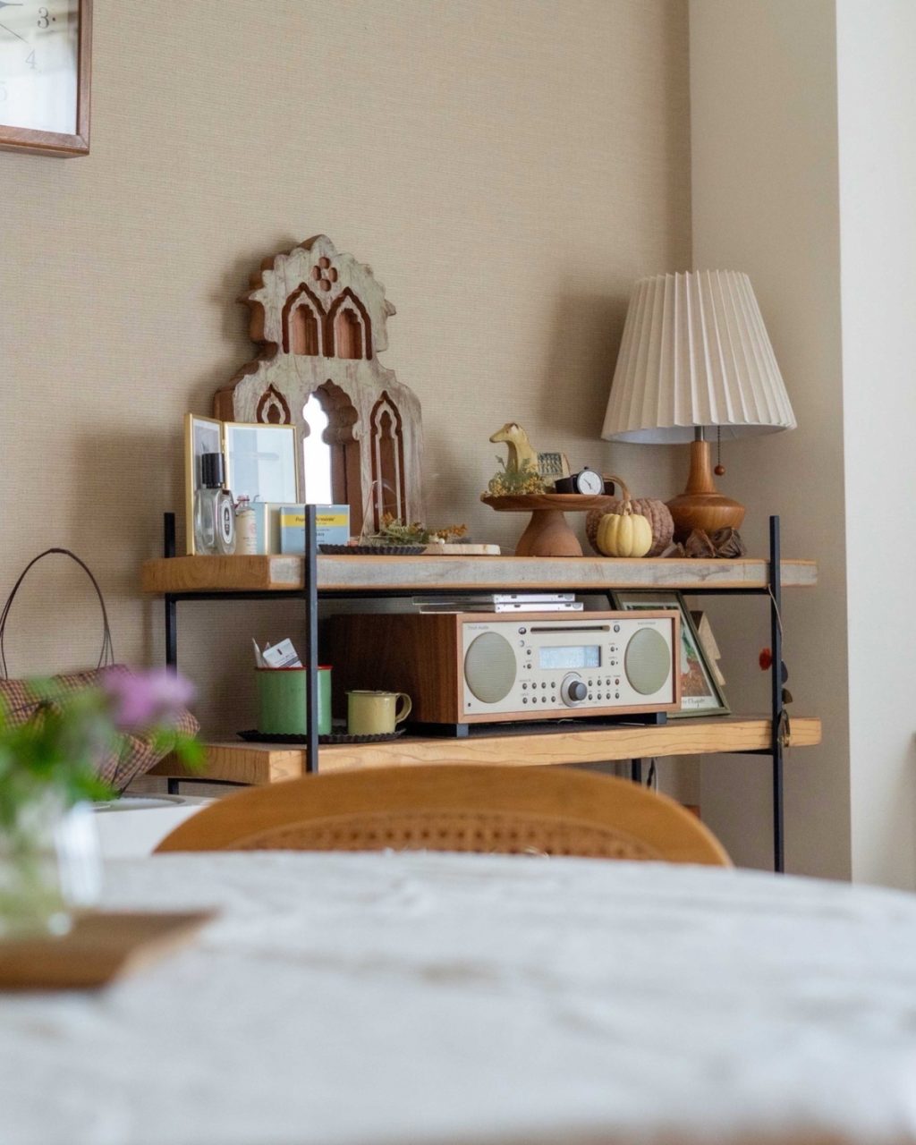 【4台のラジオがある暮らし】心地よい音、そしてインテリアの一部としても。お気に入りのラジオを部屋ごとに