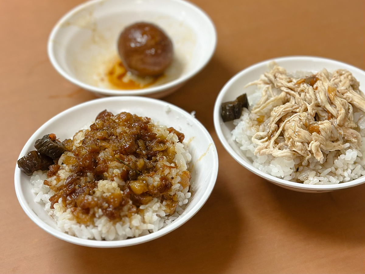 元の人でにぎわう人気食堂「黃記魯肉飯」