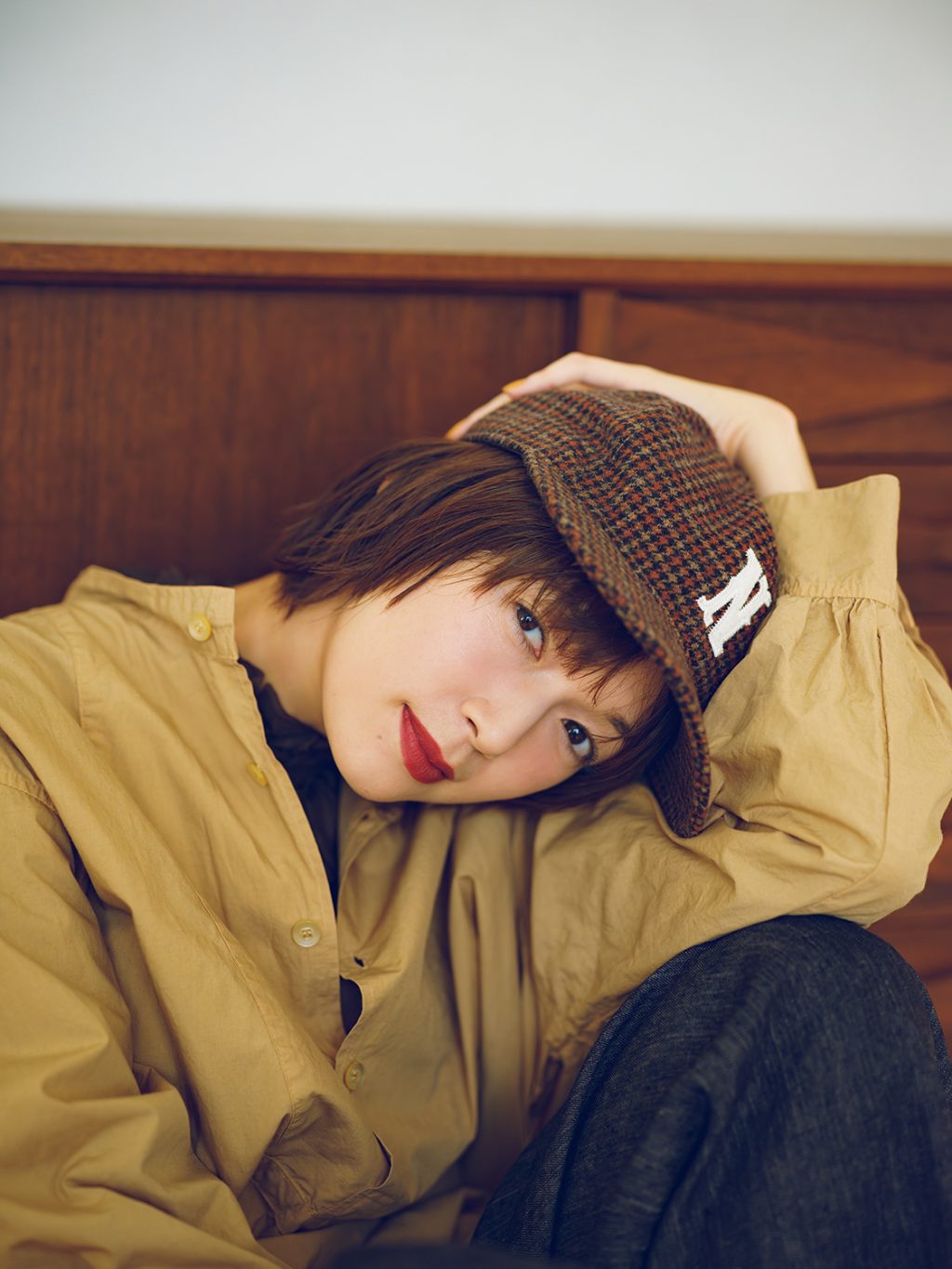 佐藤栞里さんが着こなす秋のキャップコーデ