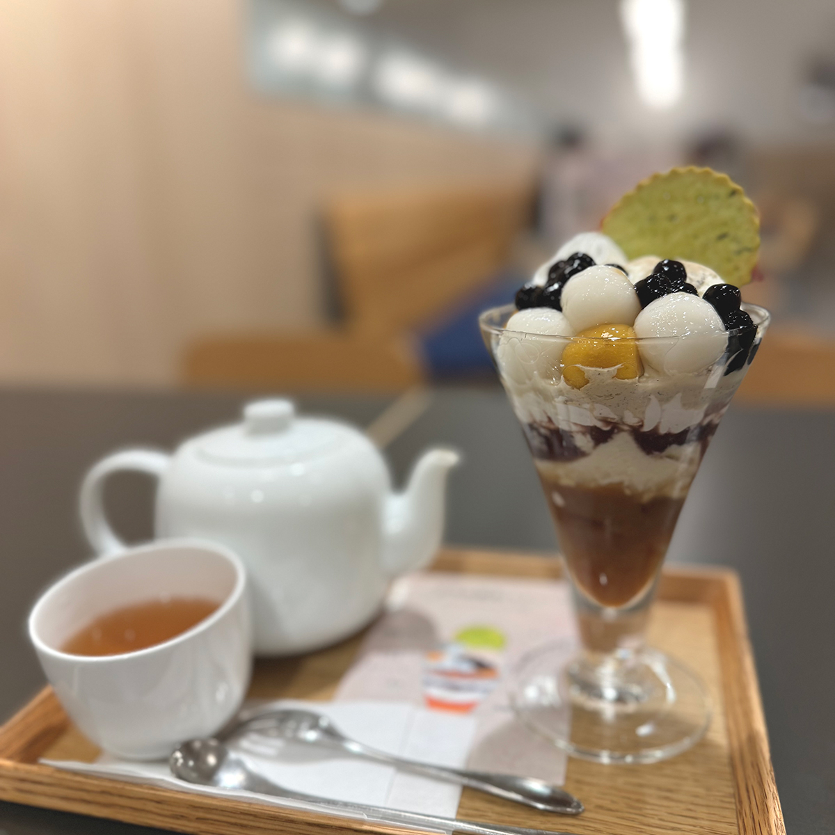 大阪・関西万博でパフェと台湾茶