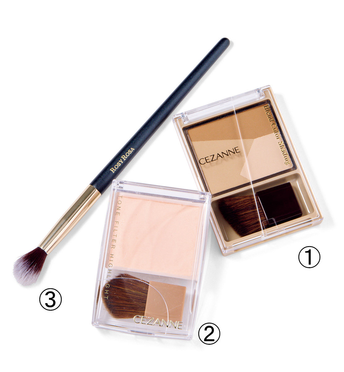 ①ブレンドカラーシェーディング 01 ウォームトーン ¥781／セザンヌ（セザンヌ化粧品）　②トーンフィルターハイライト 01 フィル ターベージュ ¥693／セザンヌ（セザンヌ化粧品）③ニュアンスタッチブラシ ¥594／ロージーローザ（ロージーローザ）