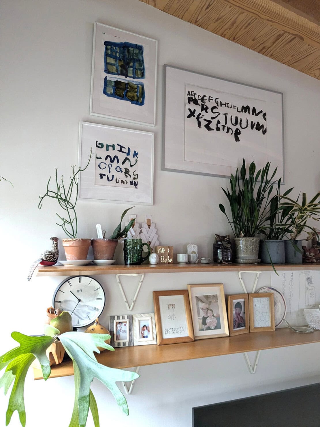 子どもが描くアーティスティックなその文字の旋律がかわいい