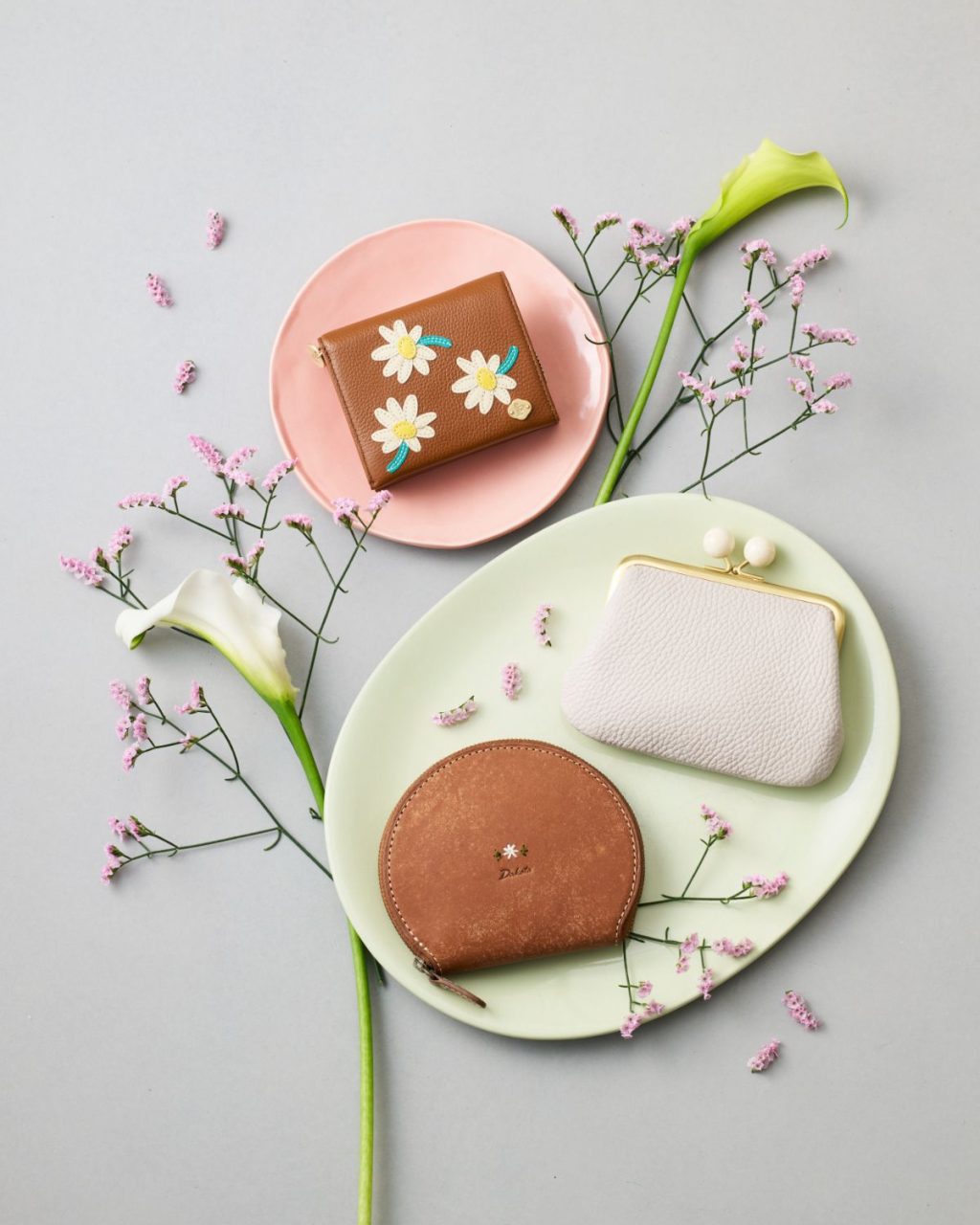 【2026年の開運財布の選び方】人気占い師・大串ノリコさん監修! 幸運を呼び込む注目の色やモチーフ、新調すべき開運日は?