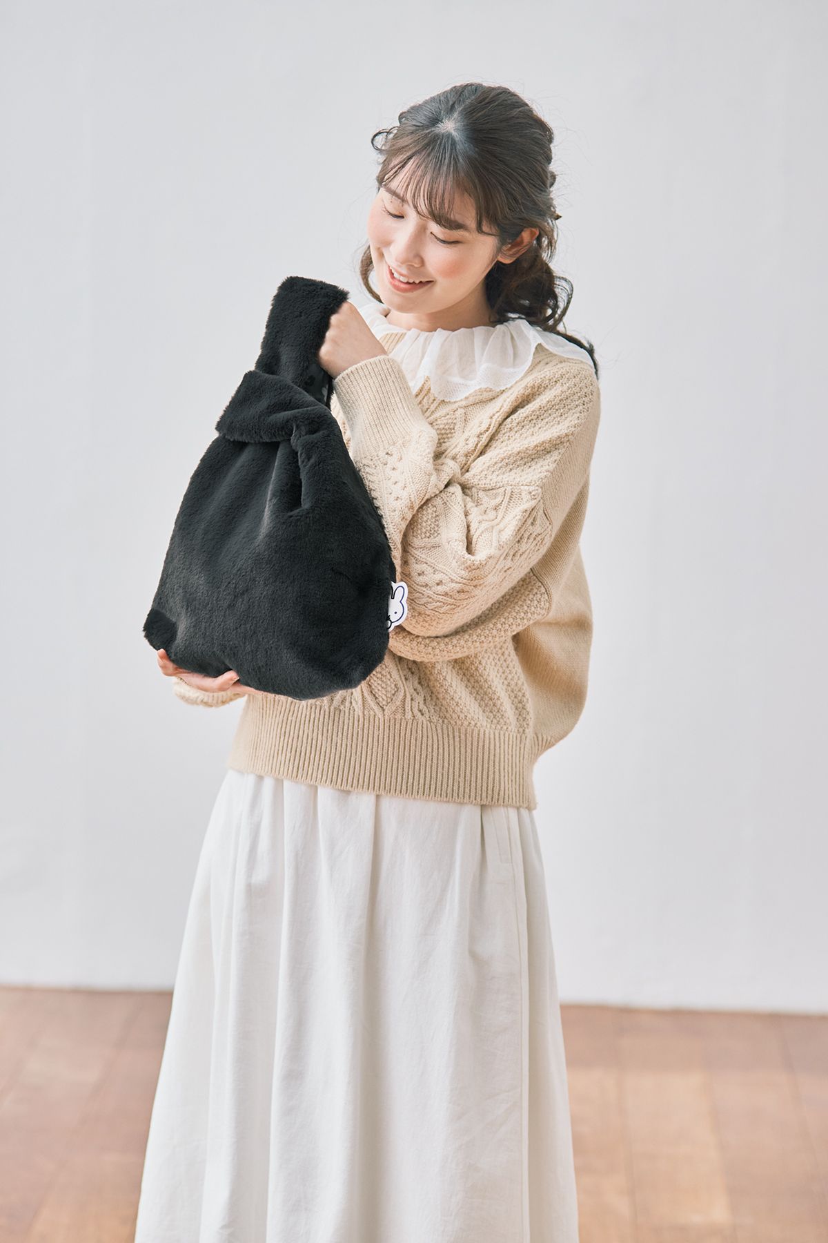 ミッフィーのファーバッグは、もちろん肌ざわりもヤミツキに！ずっと撫でていたいファー素材が冬に活躍しますよ