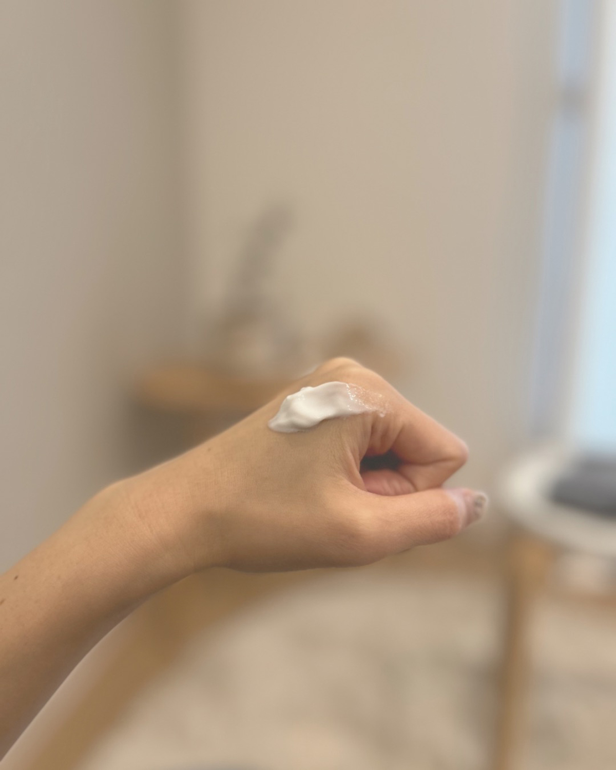 無印良品の敏感肌用ハンドクリーム無香料・無着色・無鉱物油・弱酸性・パラベンフリー・アルコールフリーで肌に優しい