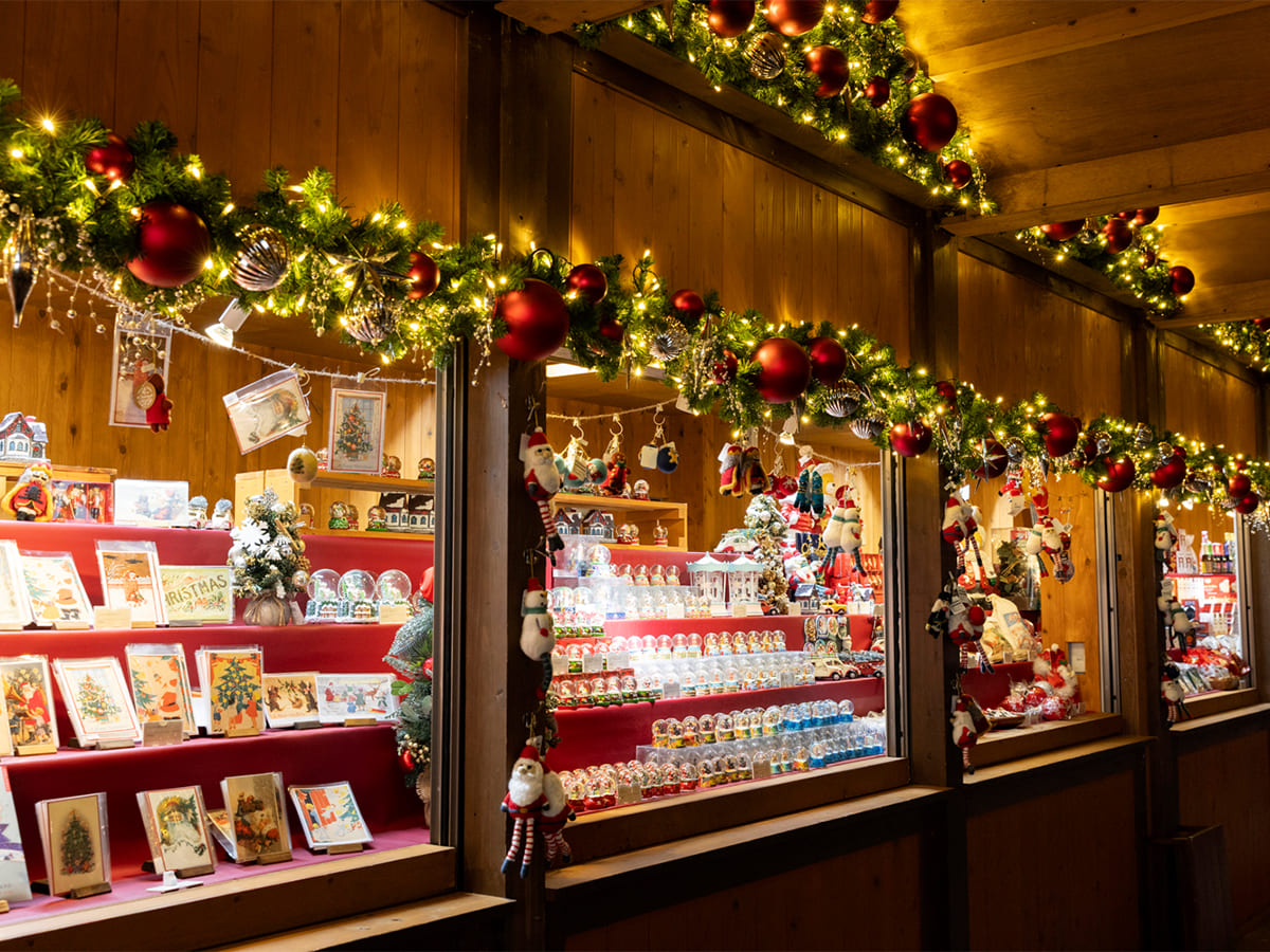 クリスマスマーケットでグッズやお土産のお買い物も【ハウステンボスのクリスマス2025】