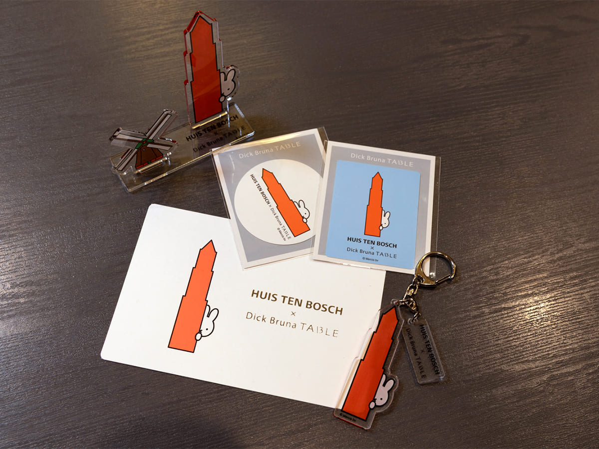 【ハウステンボスのクリスマス2025】ディックブルーナとのコラボ限定のミッフィーのアクリルスタンド、ステッカー 、ポストカード、アクリルキーホルダーがかわいい