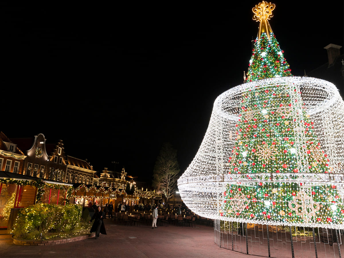 ハウステンボスの360°見渡せる「グランド・シャンデリアツリー」が圧巻！【クリスマス2025】