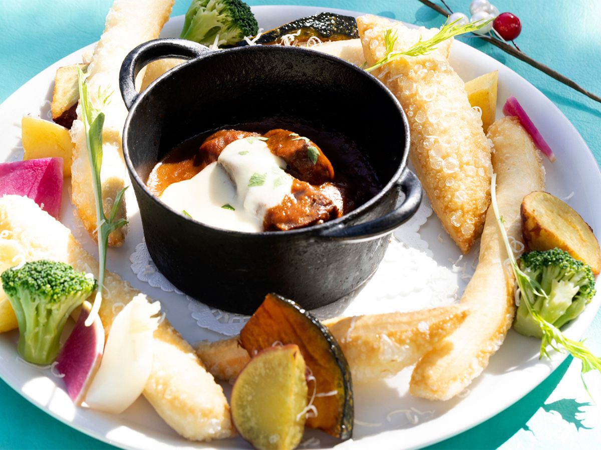 【ハウステンボスのおすすめグルメ】自家製揚げピザのリース牛ほほ肉のシチュー仕立て（￥2,800）ピノキオ