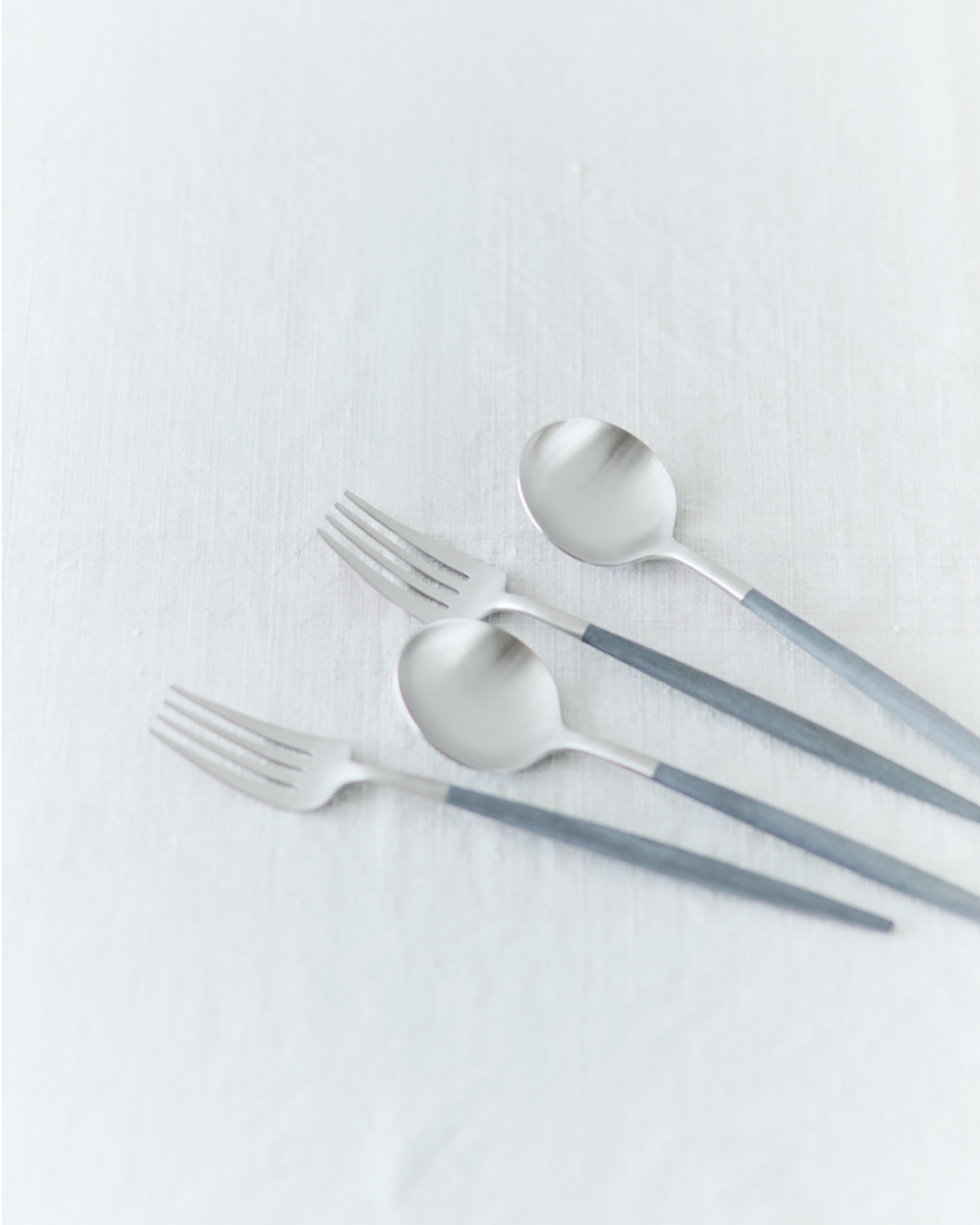 【プレゼントにおすすめの暮らしアイテム】クチポールのGOA 4本セットは、上質な使い心地で手になじむ!