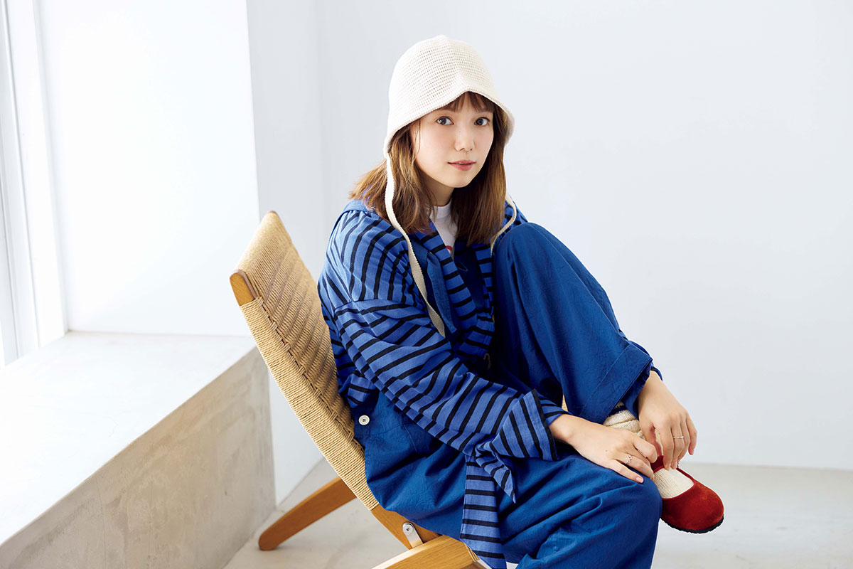 宮﨑あおいさんのオーバーオールコーディネート リンネル2026年1月号表紙インタビュー