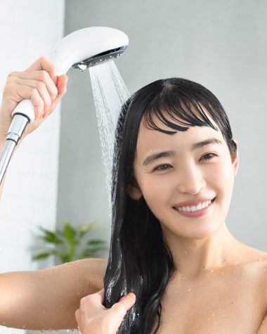 サバンナ高橋茂雄さんと清水みさとさん夫婦がパナソニックの最新最新ファインバブルシャワーヘッドを使ってみて感じたこと