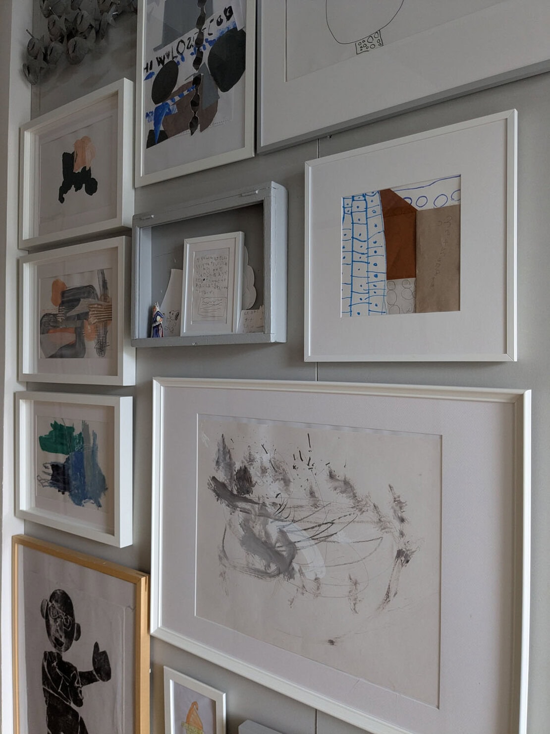 子どもの覚えたての字はまるでアートのよう