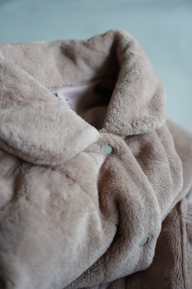 【無印良品】 大人気の「着る毛布パジャマ」を購入してみたら、本当にあたたかくて感動！ フワフワの手触りに癒やされています