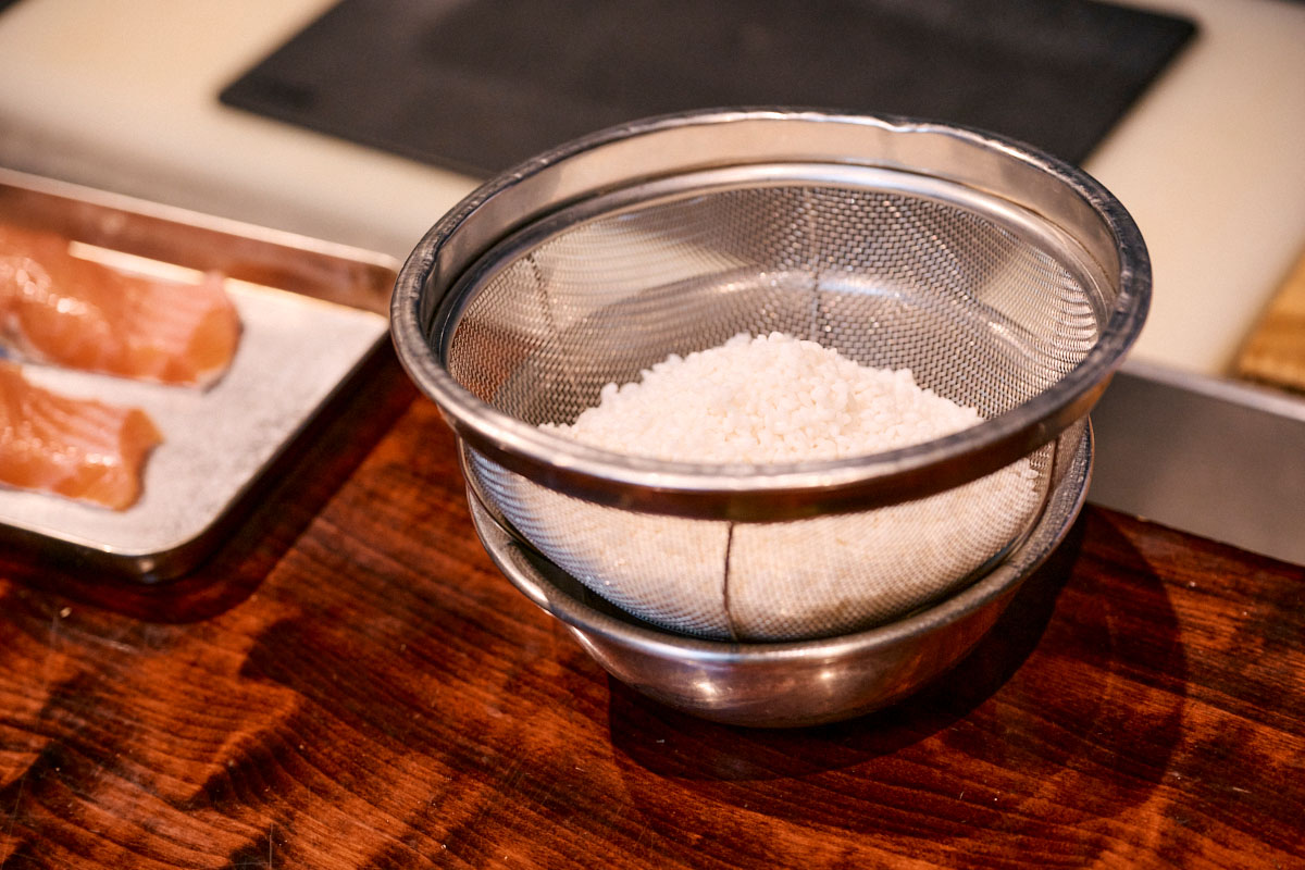 お米を研ぐときのポイントは、やさしく、軽くでOK