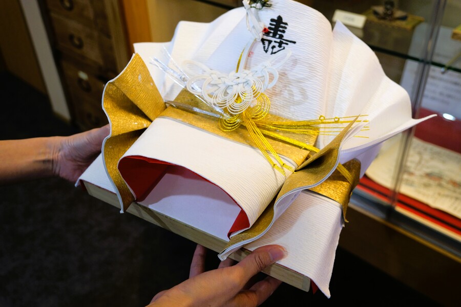 加賀水引の老舗でアクセサリー作り