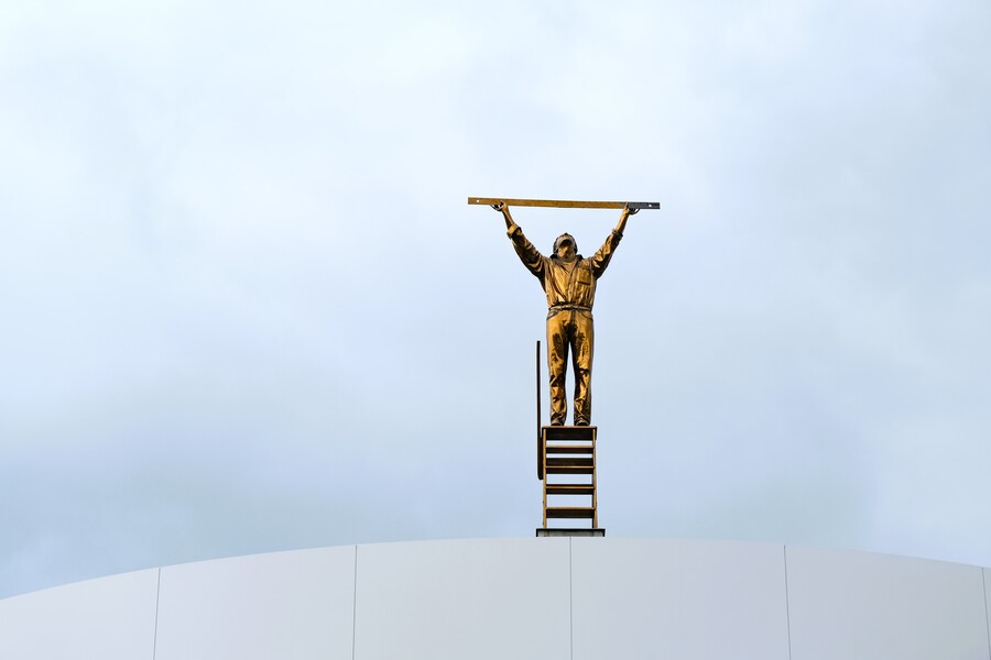 金沢21世紀美術館 ヤン・ファーブル《雲を測る男》1998年