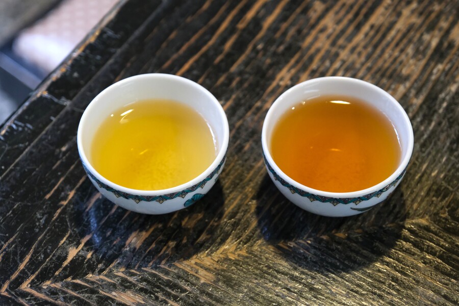 野田屋茶店で「極」と「薫」を飲み比べ
