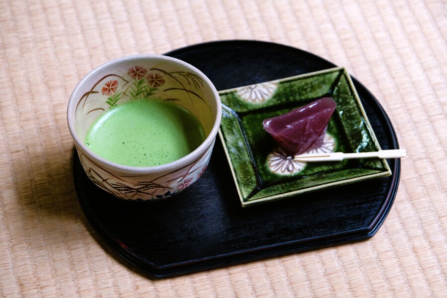 野田屋茶店の抹茶(菓子付)650円