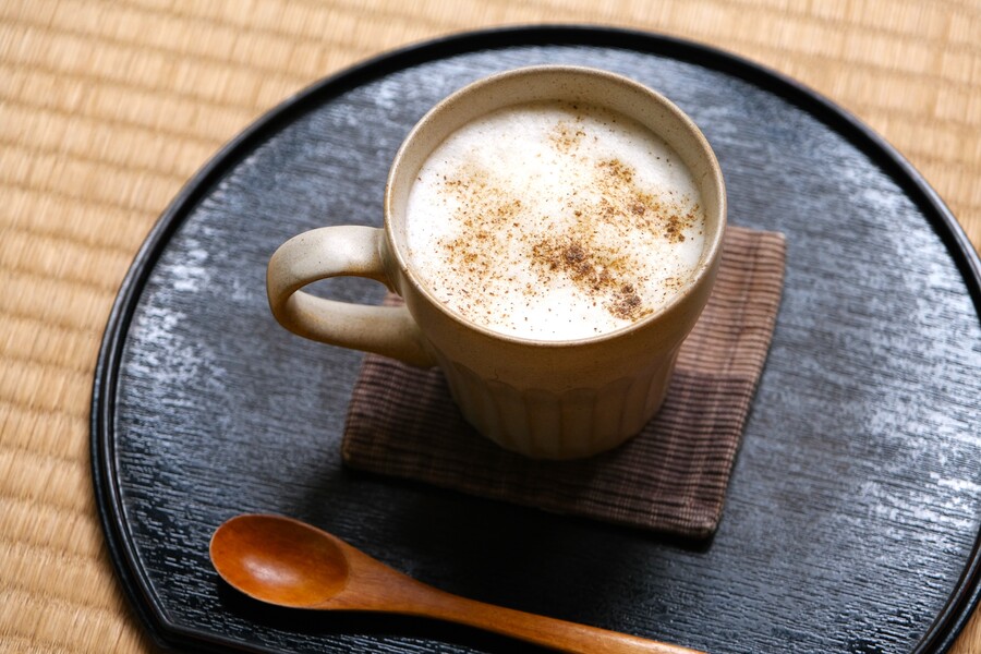 野田屋茶店の加賀棒茶ラテ650円