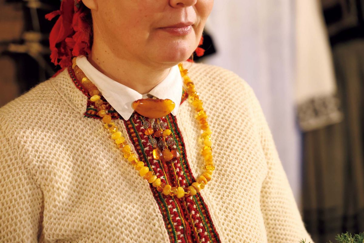 ラトビアの首都「リガ」以外クリスマス観光おすすめスポット3選 手仕事の本場で編み物を体験!「ズワニーターイ伝承館」