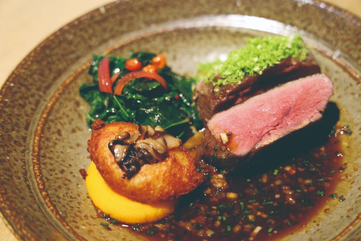 ラトビアの首都「リガ」クリスマス観光おすすめスポット4選 街で評判のおいしい創作料理「3 pavāru restorāns」