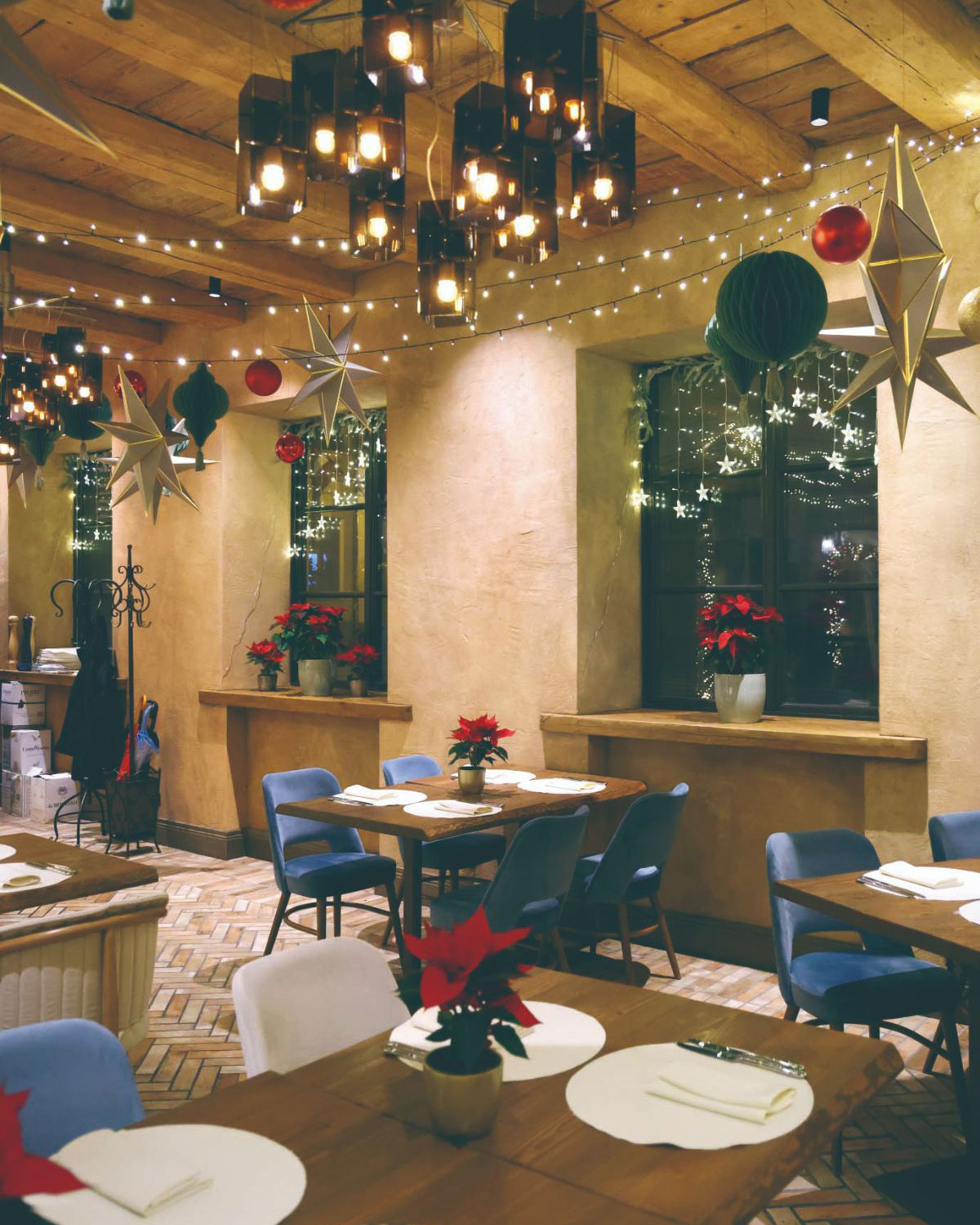 トビアの首都「リガ」クリスマス観光おすすめスポット4選 クリスマスムード一色な豪華ディナー 「Kaļķu Vārti」