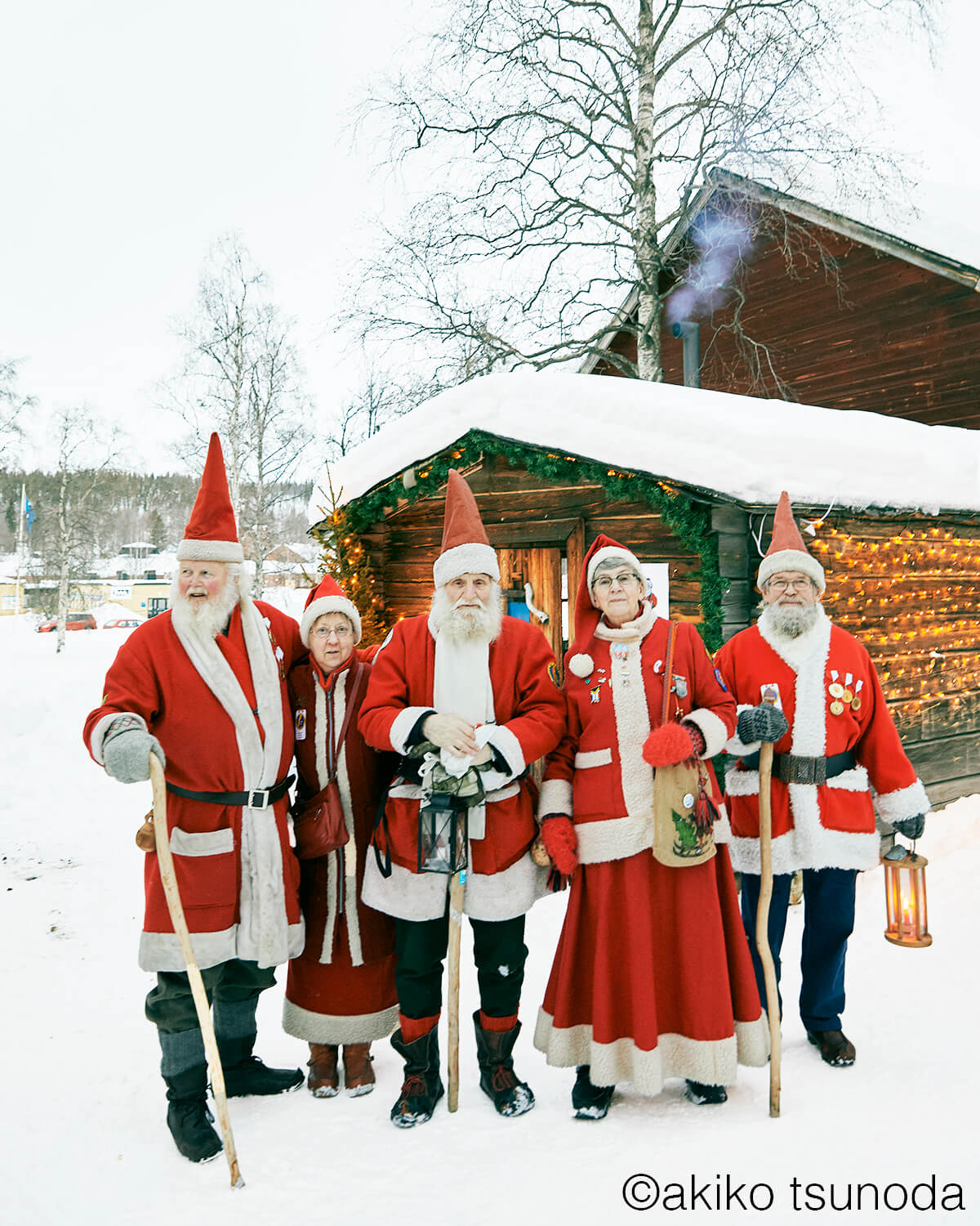 赤いとんがり帽子がかわいいスウェーデンのサンタさん