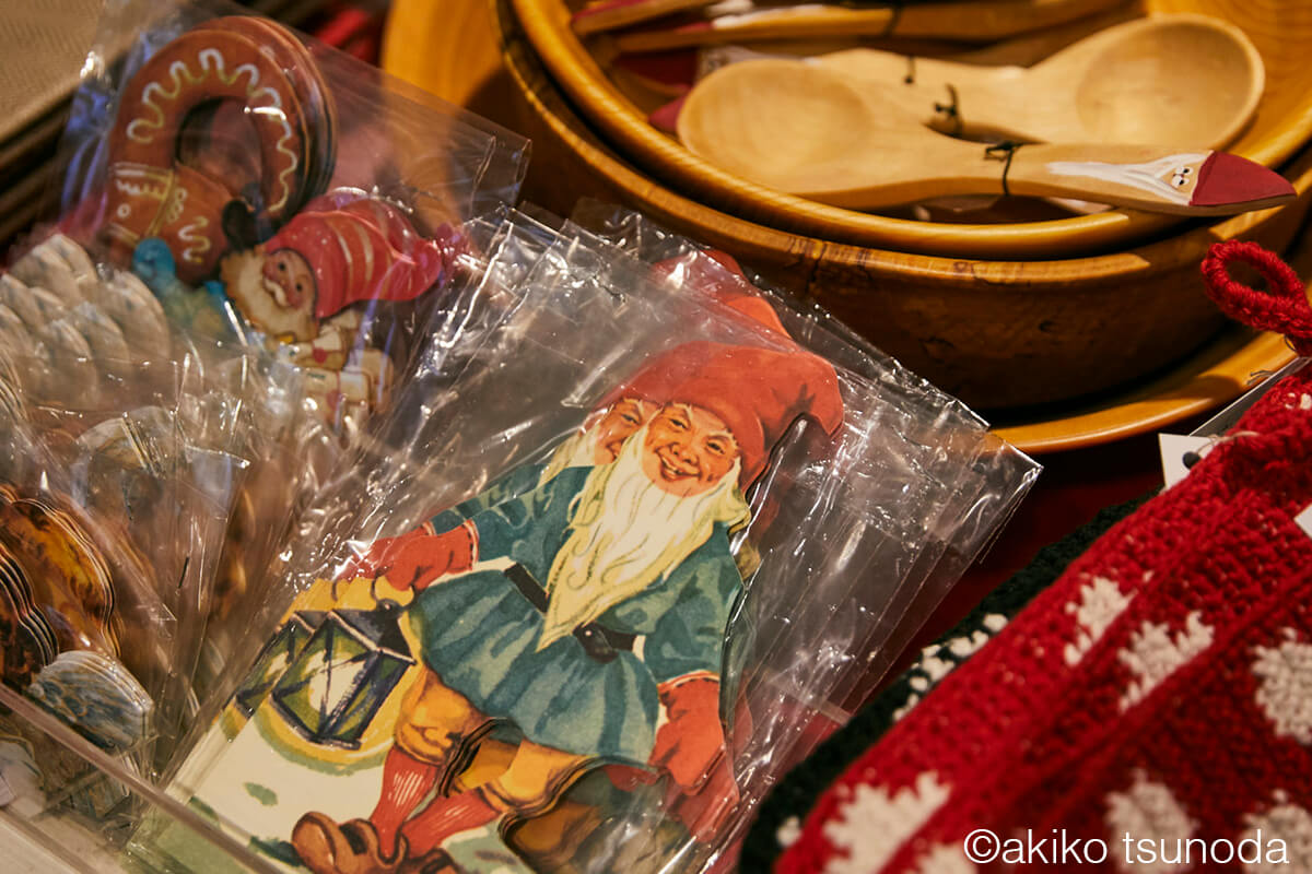 クリスマスの準備｜オーナメントを飾る