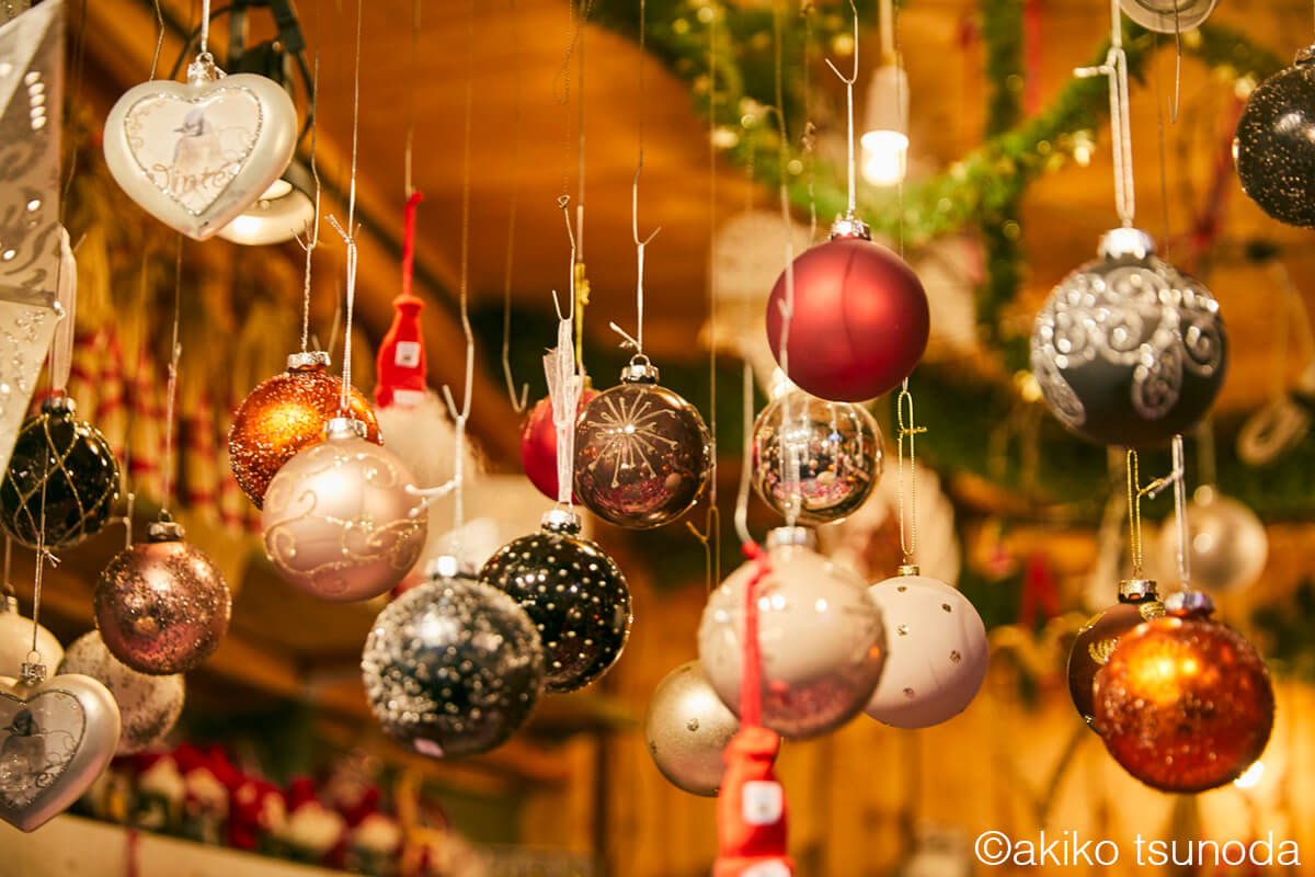 クリスマスの準備｜オーナメントを飾る